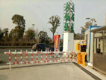 专业弱电安防系统集成 从停车场识别到智能门禁的全方位技术解析与成都实践